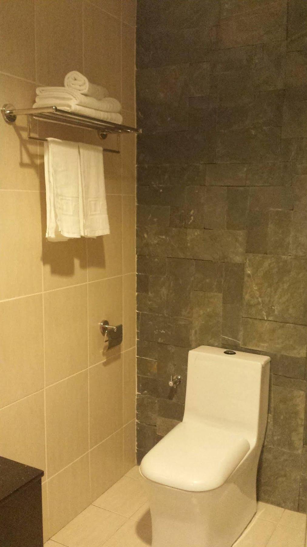 Tribeca Suites Kuching Eksteriør bilde